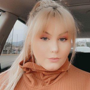 Meet your Posher, Dee